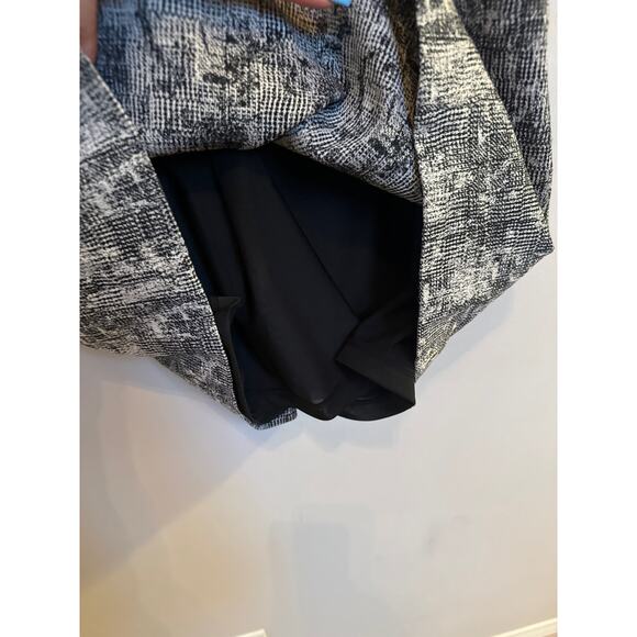 M.M Lafluer Black and White Sheath Lined Dress Size 10 Office Career Classic - Picture 4 of 7